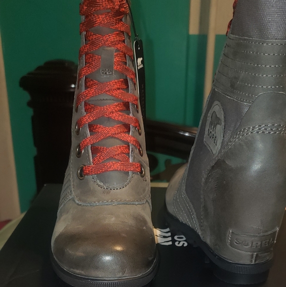 Sorel Boots - Picture 2 of 8
